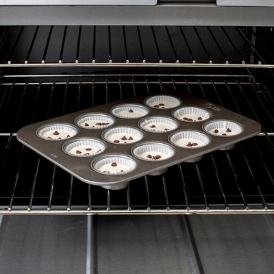 RK Bakeware Κίνα-12 Διαμέρισμα Φλουτιζόμενο 1.5mm Muffin Baking Pan Γυαλισμένο Αλουμινισμένο Χάλυβα